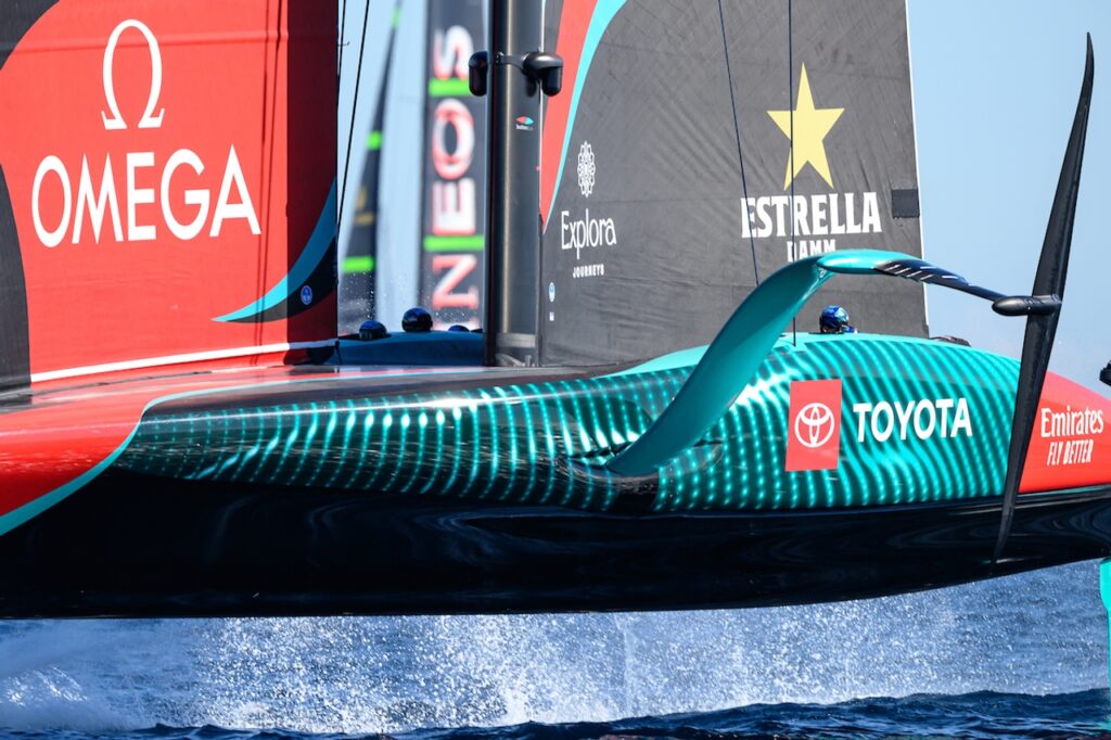 Taihoro u moru, Burling na kormilu