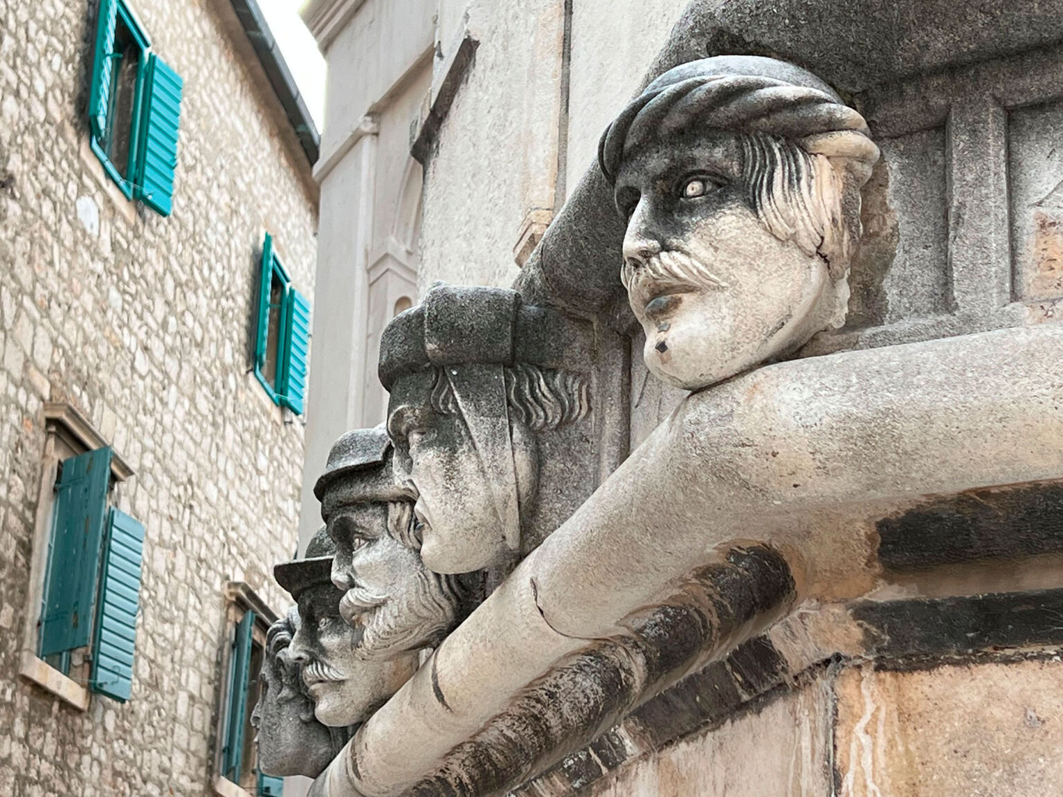 Juraj Dalmatinac decorated the Cathedral carving portraits of fellow citizens