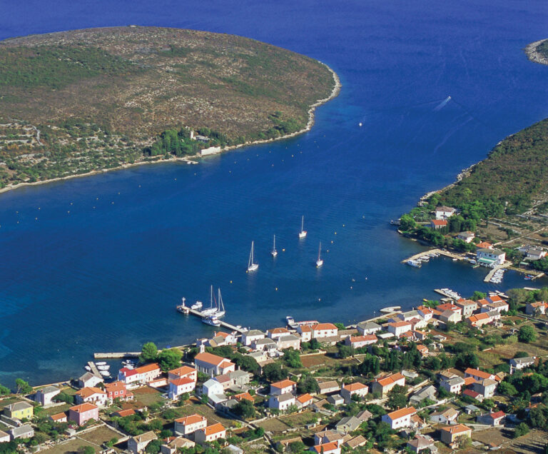 Port Ilovik (Ilovik and Sveti Petar)
