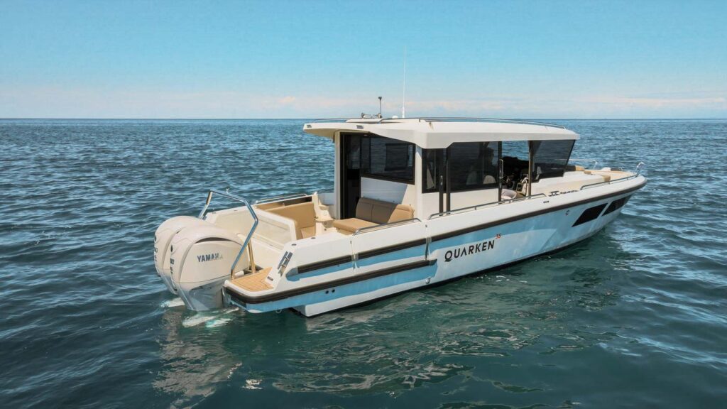YAMARIN AURA 33 CABIN