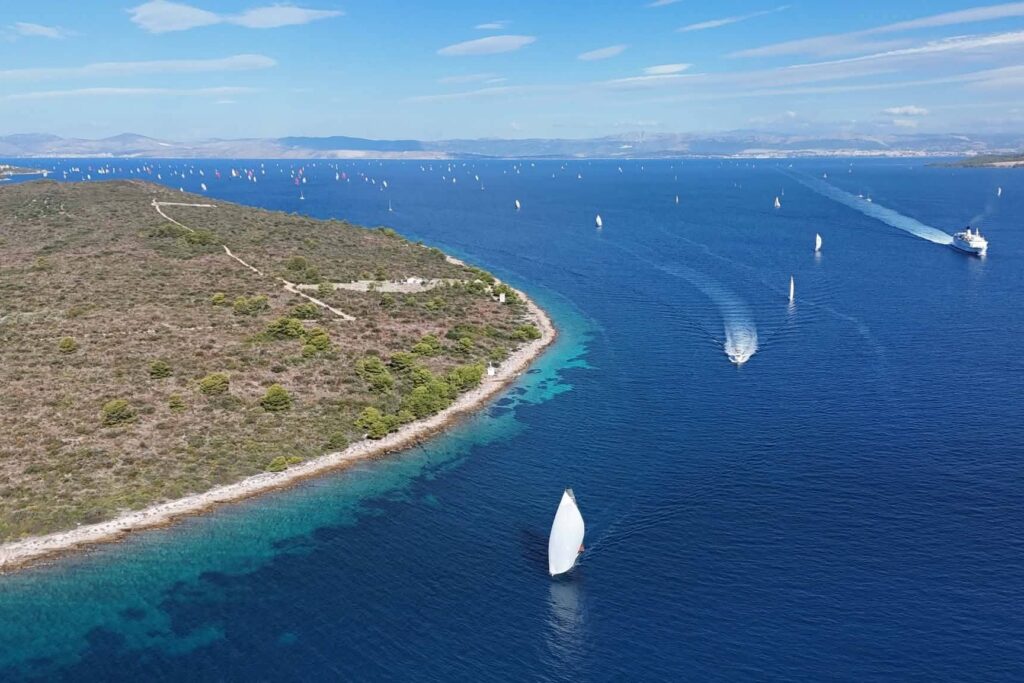 82. Viška regata: Scorpio prekinuo dominaciju Staravaganze Foto: Naš Nečujam / Roko Roxon Bezić
